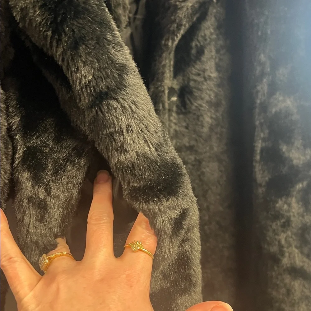 Black faux fur coat - Picture 3 of 6